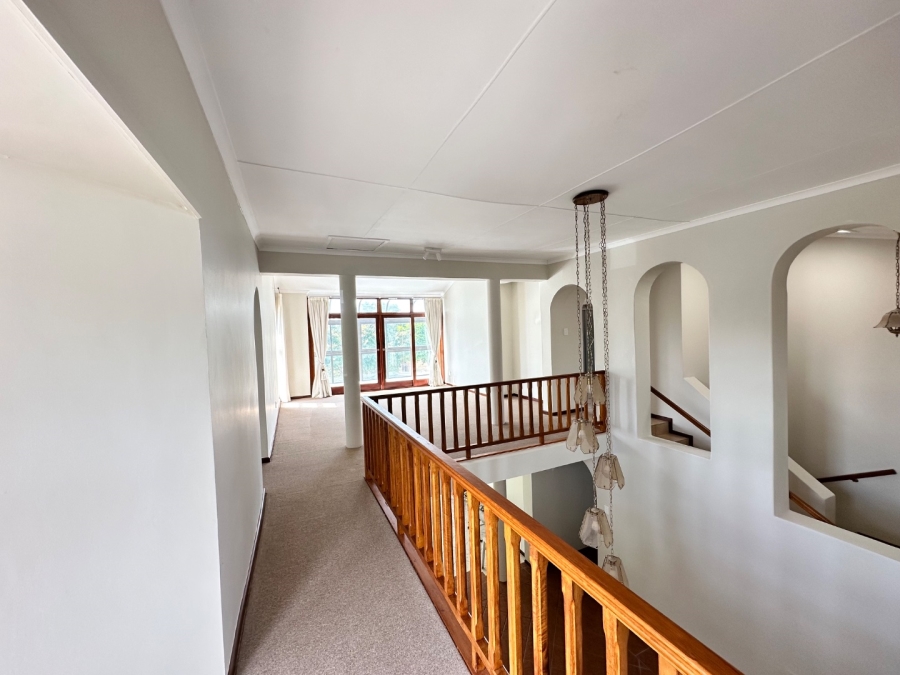 5 Bedroom Property for Sale in Bayview Western Cape